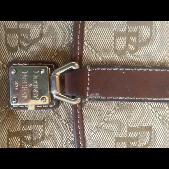 Dooney & Bourke Brown Signature Logo Wrist bag/wallet - Picture 2 of 6